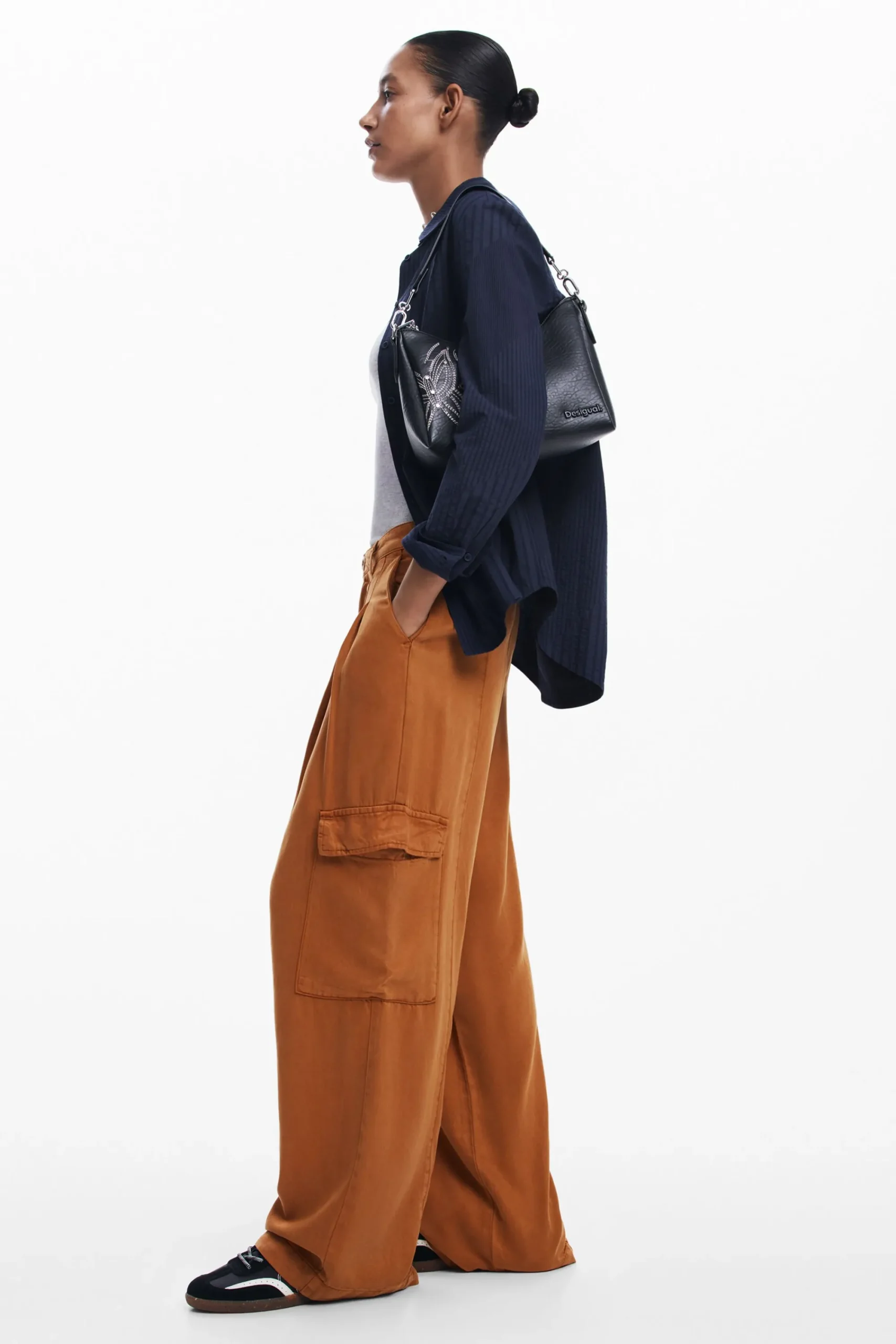 Pantalones-Desigual Pantalones cargo fluidos