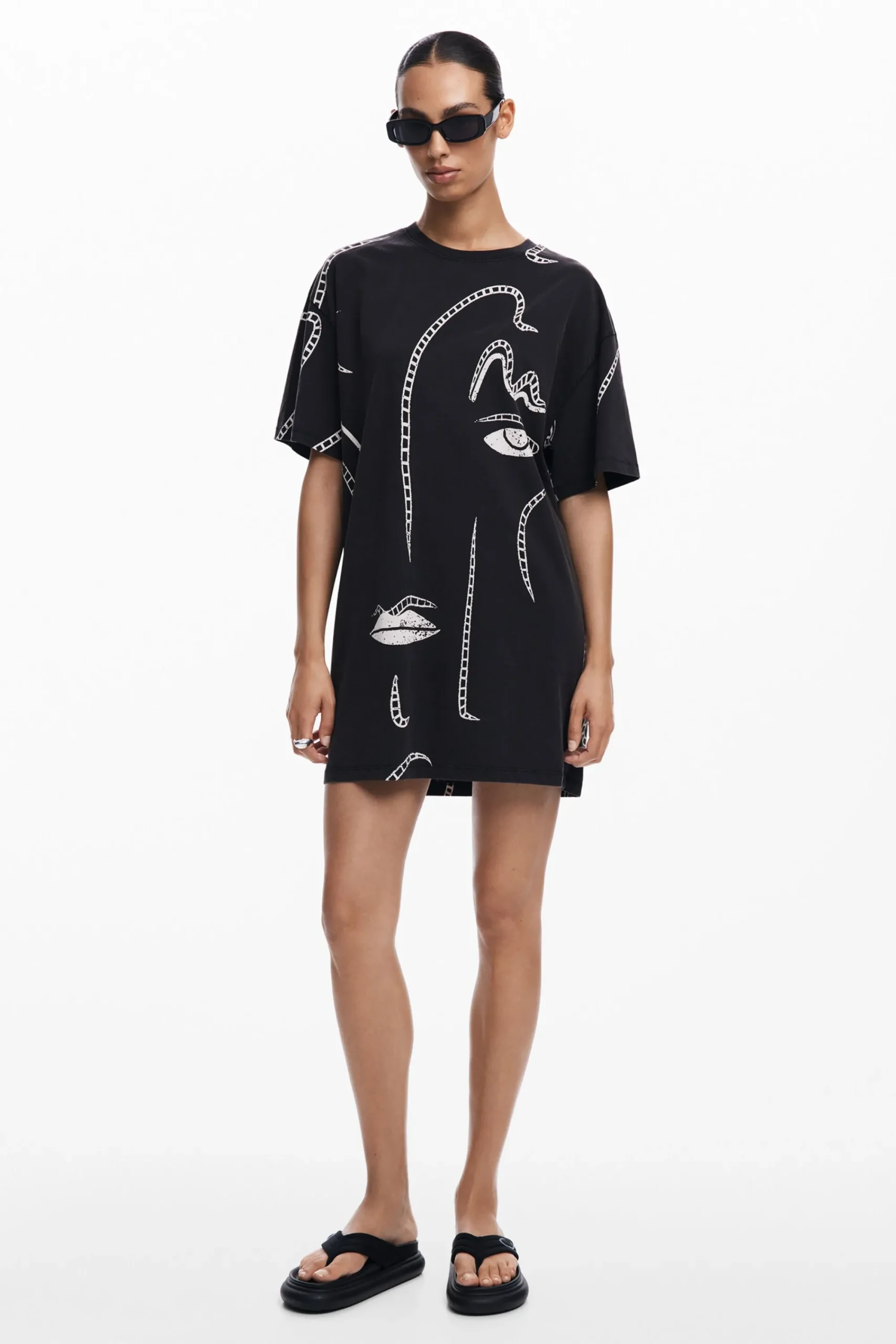 Vestidos Y Monos-Desigual Vestido ilustraciones
