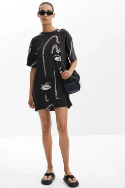 Vestidos Y Monos-Desigual Vestido ilustraciones